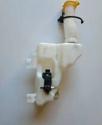 Fiat 500X Windshield washer fluid reservoir/tank