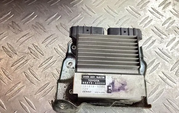 Toyota Land Cruiser (J200) Central body control module 8987060080