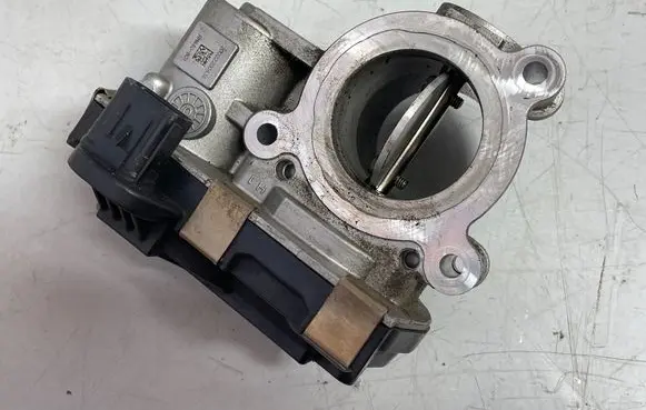 Opel Insignia B Throttle valve 55505268