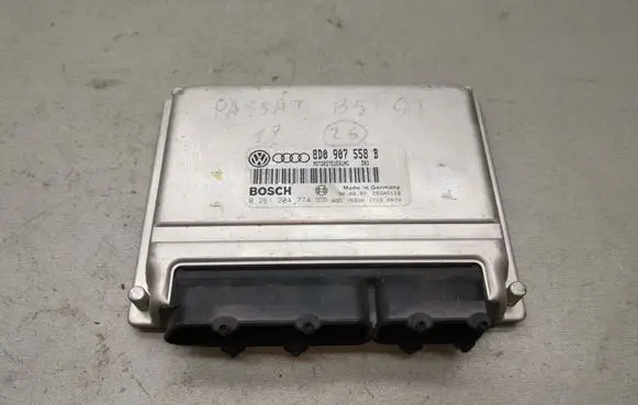 Audi A4 S4 B5 8D Engine control unit/module 8D0907558B 0261204774