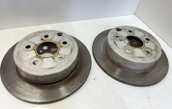 Toyota Avensis T250 Rear brake disc