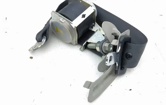 Lexus CT 200H Rear seatbelt 7S8630 7211996 046450