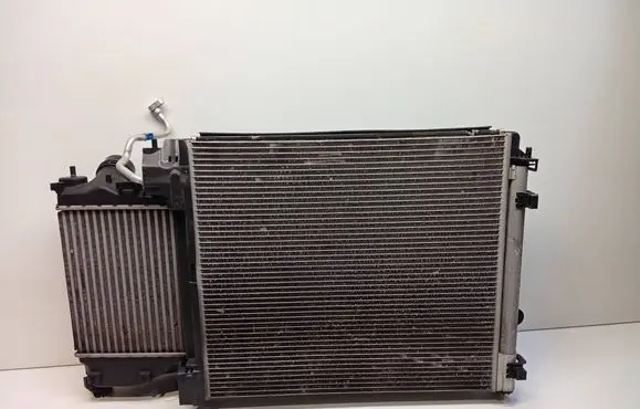 Nissan Qashqai Coolant radiator 214101527R 214814EA0A 921009251R