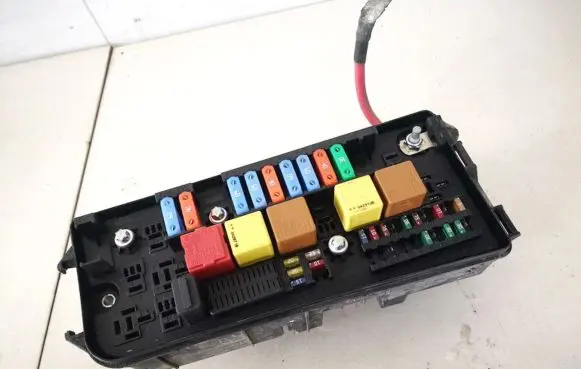 Opel Vectra C Fuse box set 13187506ek 13187506