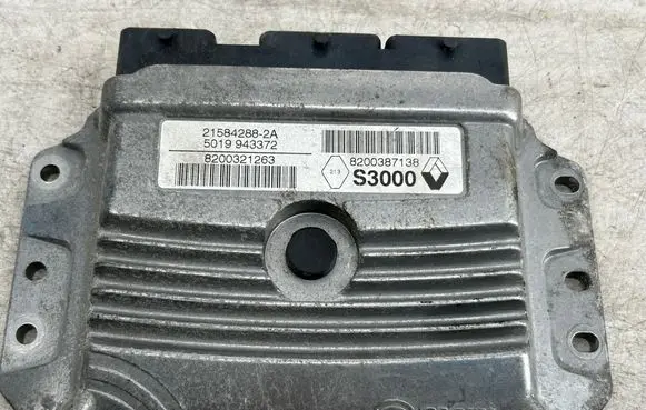 Renault Megane II Engine control unit/module 215842882A 8200321263 8200387138