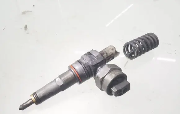 Fuel injector