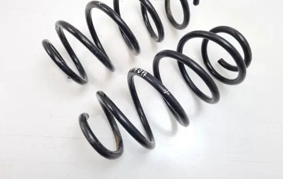 Volkswagen PASSAT B7 Front coil spring