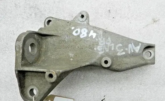 Audi A4 S4 B5 8D Gearbox mounting bracket 8D0399114A 8D0399114