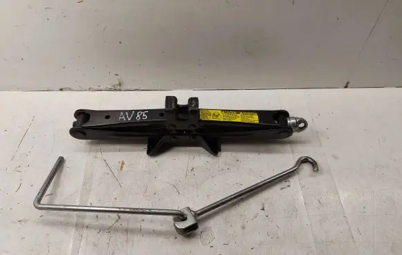Toyota Avensis T270 Lift Jack 091110F020 0911305020