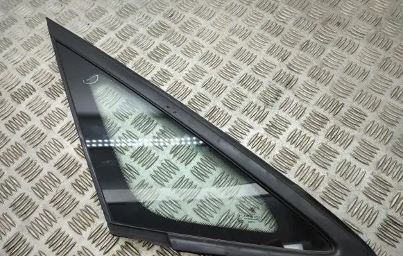 BMW 2 F45 Front triangle window/glass 