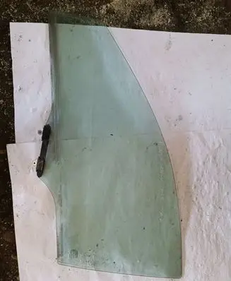 Honda CR-V Front door window glass four-door E643R00050