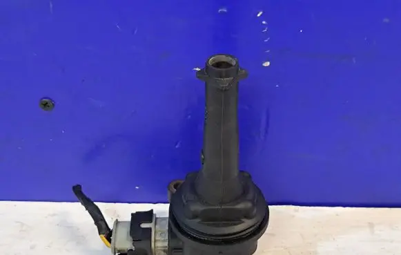 Volvo S80 High voltage ignition coil 30713417