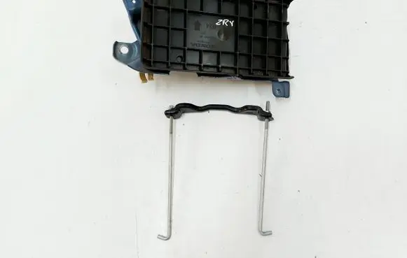 Honda ZR-V Battery box tray 315213V5J0