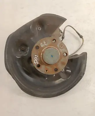 Volkswagen PASSAT B7 Rear wheel hub NOCODE