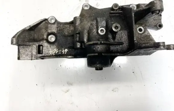 Volkswagen PASSAT B5.5 Engine mounting bracket 06B903143N LBHF026607