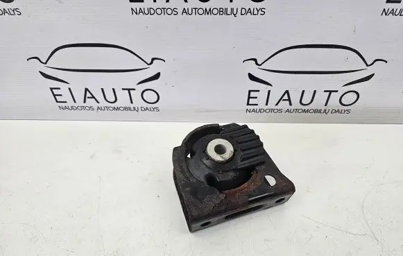 Toyota Auris 150 Engine mount bracket 00F4910808