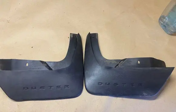 Dacia Duster II Rear mudguard 8201700276