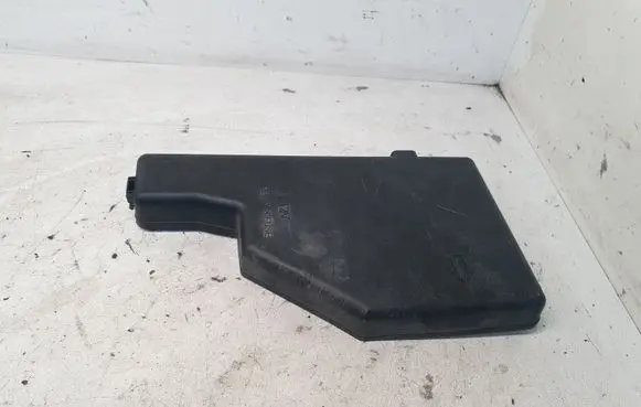 Toyota Prius (XW20) Fuse box cover 8644YA1
