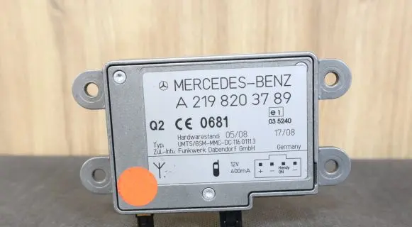 Mercedes-Benz ML W164 Aerial antenna amplifier 2198203789 A2198203789