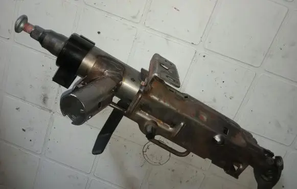 Steering wheel axle set