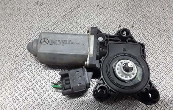 Mercedes-Benz C W203 Front door window regulator motor 119650105