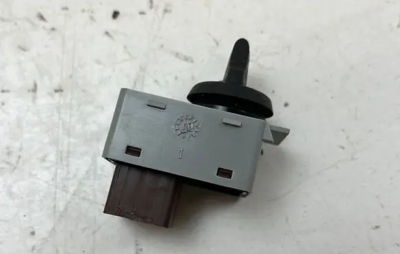 Maserati Quattroporte Steering wheel adjustment switch 