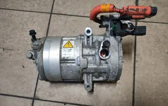 KIA Optima Air conditioning (A/C) compressor (pump)