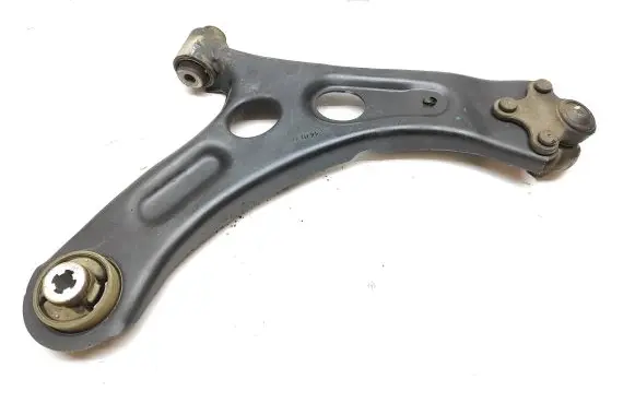 Peugeot 208 Front lower control arm/wishbone