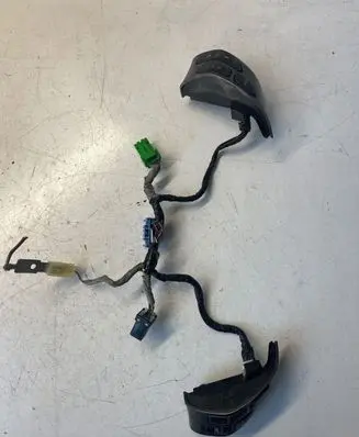 Honda Accord Steering wheel buttons/switches M29811