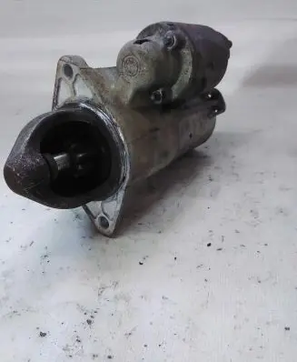 Opel Zafira B Starter motor 55556092