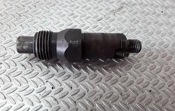 Volvo S40, V40 Fuel injector LCR6735401D