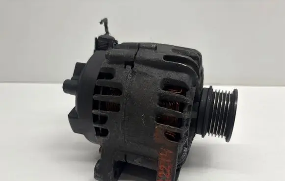Ford Focus Generator/alternator AV6N10300DC 111061077 30659389