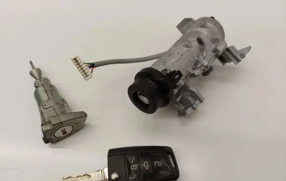 Volkswagen Golf VII Ignition lock 1K0905851 5Q0905865 5G0837167