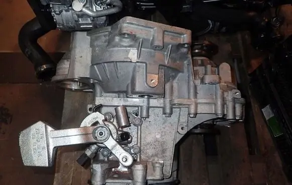 Volkswagen PASSAT B8 Manual 5 speed gearbox QYD