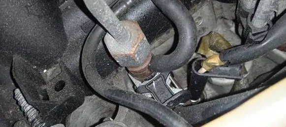 Renault Scenic II - Grand scenic II Fuel injector