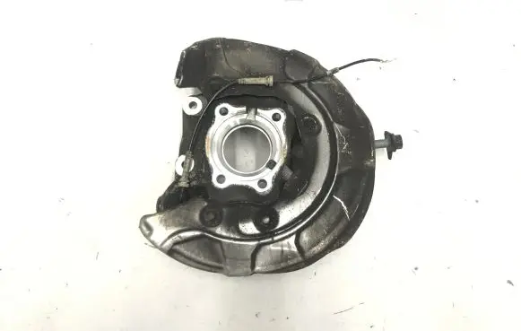 BMW 5 G30 G31 Rear wheel hub 6866336