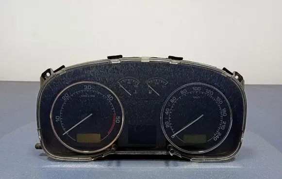 Speedometer (instrument cluster)
