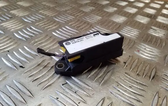 Volkswagen PASSAT B5 Airbag deployment crash/impact sensor IJ0909606N