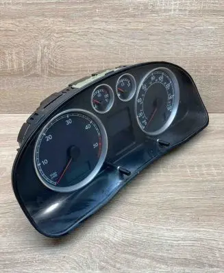 Volkswagen PASSAT B5.5 Speedometer (instrument cluster) 3B0920929A 110080198 013