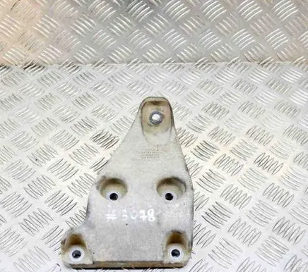 Lexus RX 330 - 350 - 400H Engine mounting bracket 6788609
