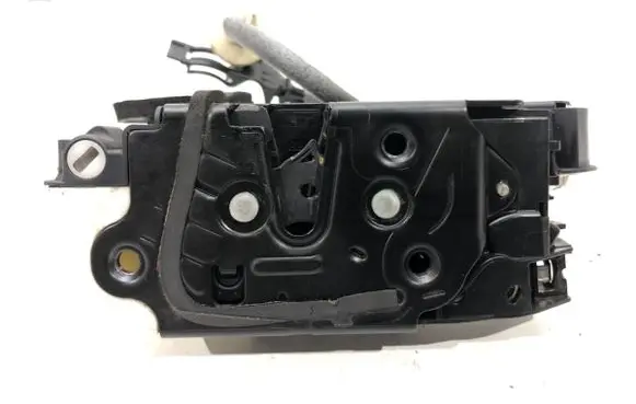 Volkswagen Golf VII Front door lock 5K2837015D