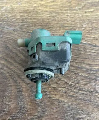 Headlight level adjustment motor