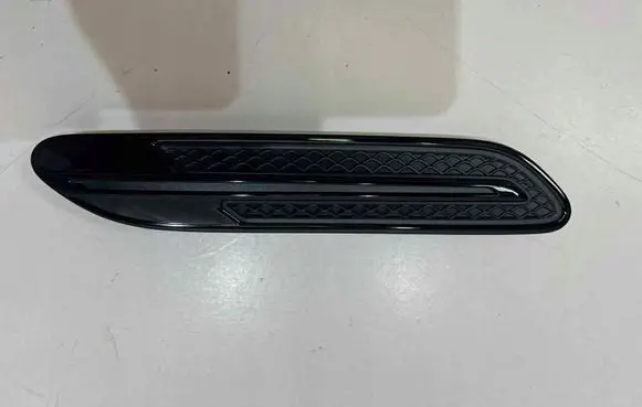 Mercedes-Benz AMG GT 4 x290 w290 Fender trim (molding) A2908803101