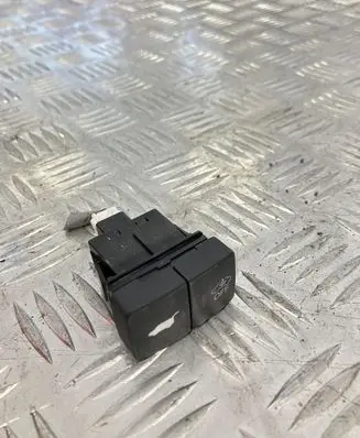 Honda CR-V Tailgate opening switch DG16873