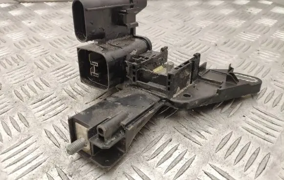 BMW M4 F82 F83 Current control relay 9356159