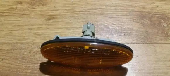Mazda 323 Front fender indicator light 0464120 046-4120