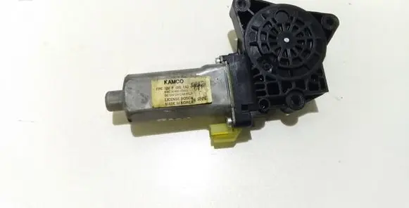 KIA Carens II Front door window regulator motor 824501D000
