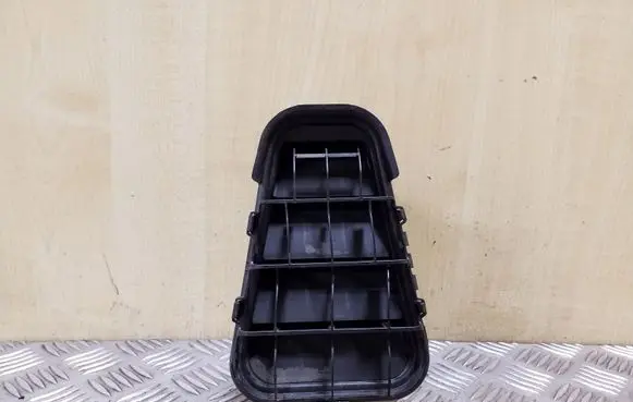 Audi A6 C7 Quarter panel pressure vent 4G5819161