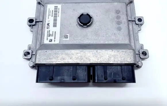 Peugeot 208 Engine control unit/module 9845426480