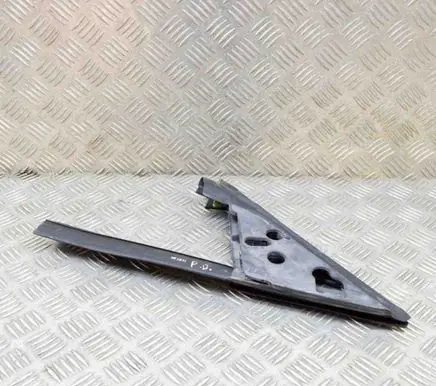 Maserati Quattroporte Front door rubber seal